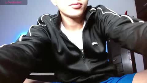 stiven tellez  online show from March 10, 11:38 pm