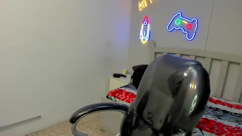 Stiwen online show from October 24, 1:40 pm