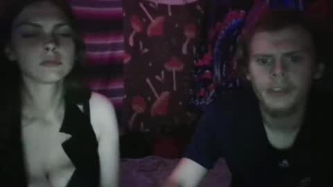 Stonercouple6928 online show from June 13, 4:32 am