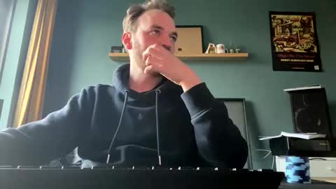 Snapshot of stonednboner chatting on November 1, 3:36 pm Stonerboner online show from November 1, 3:36 pm