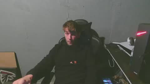 Snapshot of stonedpanda77 chatting on December 23, 3:18 am stonedpanda77 online show from December 23, 3:18 am