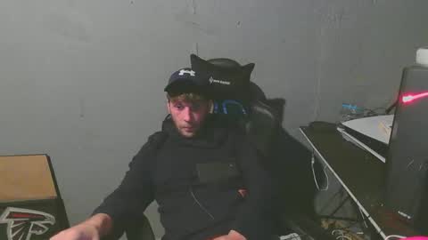 Snapshot of stonedpanda77 chatting on January 4, 3:40 am stonedpanda77 online show from January 4, 3:40 am