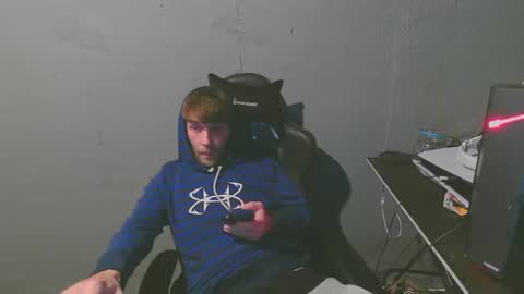 Snapshot of stonedpanda77 chatting on January 11, 4:16 am stonedpanda77 online show from January 11, 4:16 am