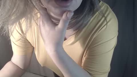 Snapshot of stonenipple chatting on October 2, 4:36 pm stonenipple online show from October 2, 4:36 pm