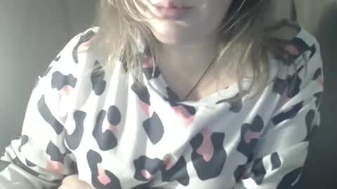 Snapshot of stonenipple chatting on October 12, 12:48 pm stonenipple online show from October 12, 12:48 pm