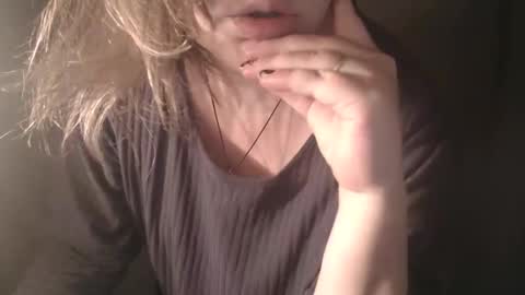 Snapshot of stonenipple chatting on October 26, 3:07 pm stonenipple online show from October 26, 3:07 pm