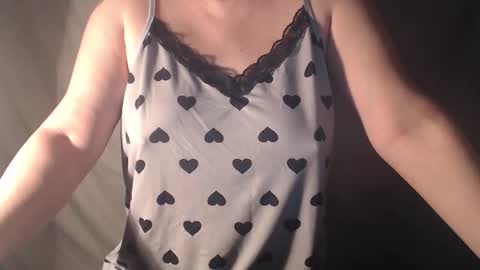 Snapshot of stonenipple chatting on December 20, 12:29 am stonenipple online show from December 20, 12:29 am