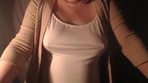 Snapshot of stonenipple chatting on January 16, 2:15 am stonenipple online show from January 16, 2:15 am