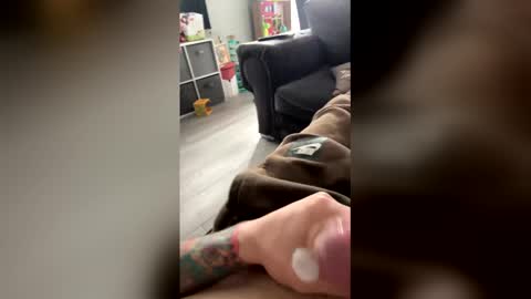 stonercum420798208 online show from April 5, 10:01 am