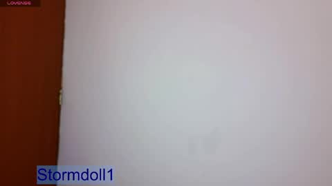 Snapshot of storm_doll chatting on May 1, 1:43 am storm doll online show from May 1, 1:43 am