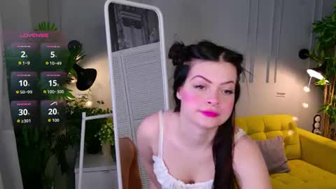 Snapshot of stormi_sky chatting on July 10, 6:17 am Leila online show from July 10, 6:17 am