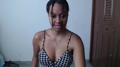 Snapshot of stormihills_ chatting on February 14, 5:32 pm stormihills_ online show from February 14, 5:32 pm