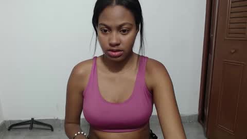 Snapshot of stormihills_ chatting on February 27, 4:34 am stormihills_ online show from February 27, 4:34 am