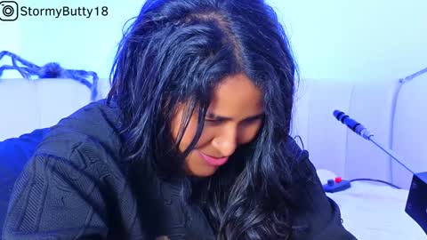   online show from December 9, 7:50 am