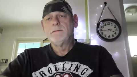 Snapshot of stormynorm14 chatting on December 1, 8:42 pm stormynorm14 online show from December 1, 8:42 pm