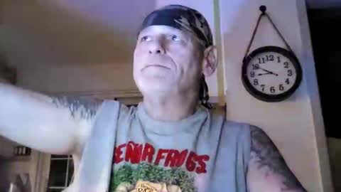 Snapshot of stormynorm14 chatting on December 11, 1:47 am stormynorm14 online show from December 11, 1:47 am