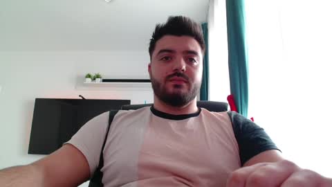 Snapshot of stoulmeu chatting on April 4, 12:35 pm Jack online show from April 4, 12:35 pm