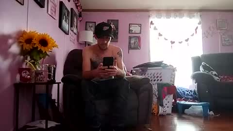 Snapshot of str33twyz3 chatting on December 2, 8:11 pm Streetwyze online show from December 2, 8:11 pm