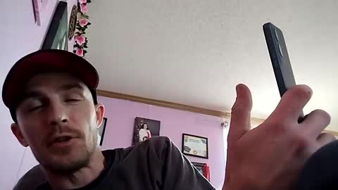 Snapshot of str33twyz3 chatting on December 10, 2:28 pm Streetwyze online show from December 10, 2:28 pm