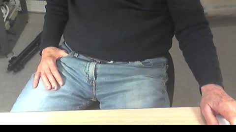 Dave online show from November 23, 11:15 pm