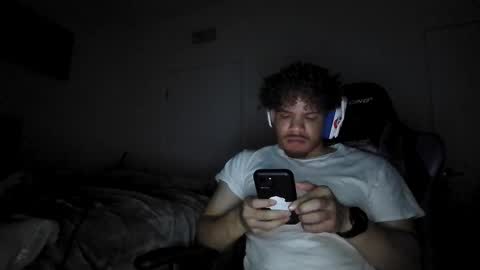 Snapshot of str8dj chatting on February 6, 5:56 am Dj online show from February 6, 5:56 am