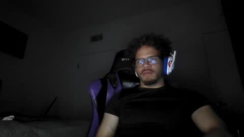 Snapshot of str8dj chatting on March 31, 4:13 am Dj online show from March 31, 4:13 am