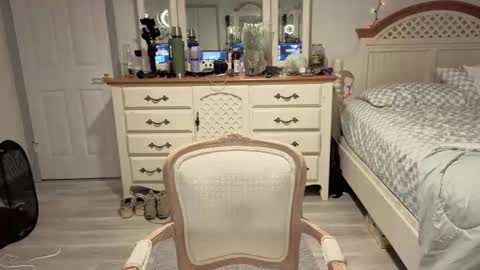 str8whiteboy21 online show from December 3, 5:11 pm