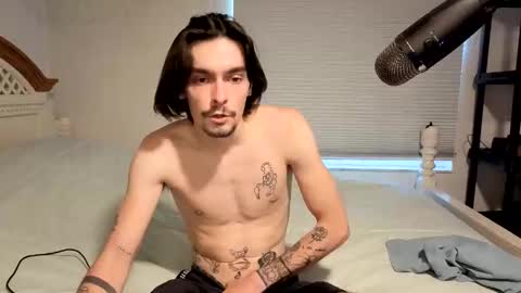 str8whiteboy21 online show from April 14, 5:30 pm