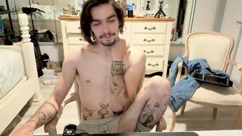 str8whiteboy21 online show from April 22, 10:17 am