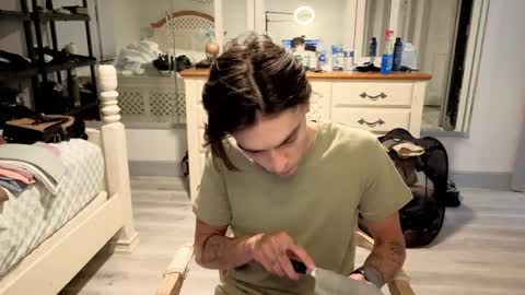 str8whiteboy21 online show from May 11, 1:22 am