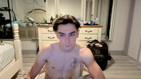 str8whiteboy21 online show from May 11, 4:04 pm