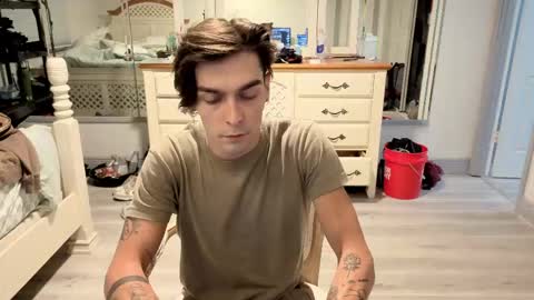 str8whiteboy21 online show from May 16, 7:38 am