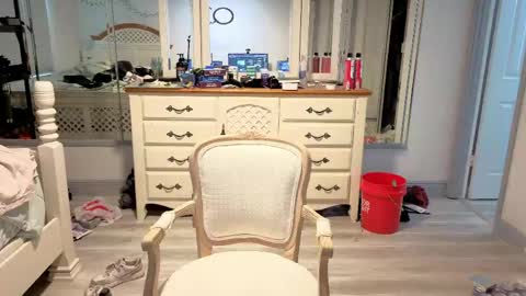 str8whiteboy21 online show from May 19, 6:47 pm