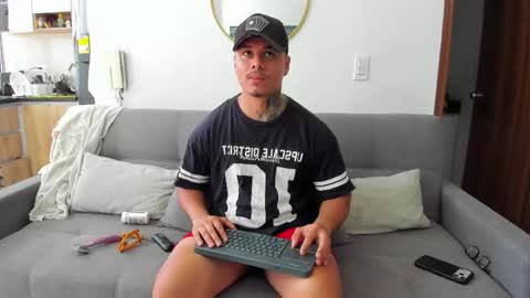 straight__friends online show from May 9, 2:44 pm