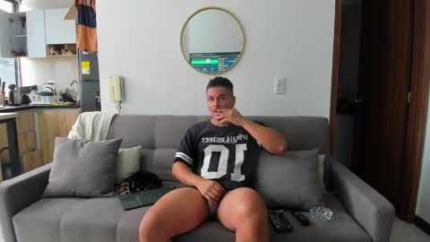 straight__friends online show from May 10, 2:11 pm