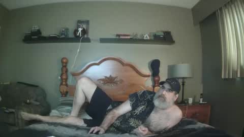 Straightbear4you online show from February 20, 11:54 pm