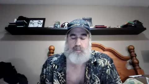 Straightbear4you online show from September 17, 2:46 am