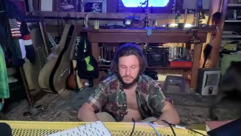 Snapshot of straightishd chatting on April 12, 4:17 am Cowboy Zuhly online show from April 12, 4:17 am