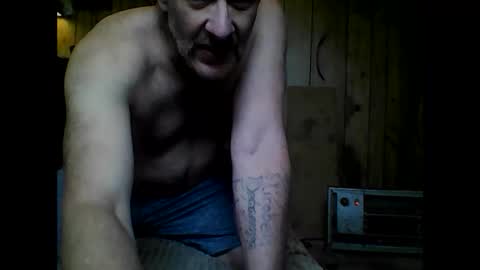 straightmaletouse online show from May 21, 11:12 pm