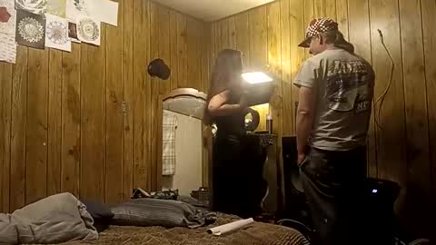 straighttoy online show from February 4, 1:28 pm