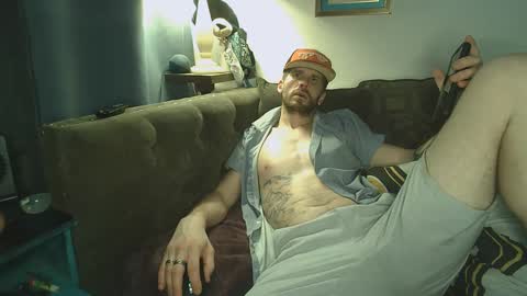 Snapshot of straitpipermann22 chatting on September 8, 3:33 pm straitpipermann22 online show from September 8, 3:33 pm