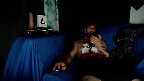 straitpipermann22 online show from November 14, 12:42 am