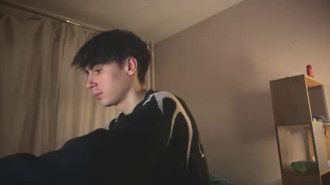 Snapshot of stralght_twinks chatting on February 19, 9:44 pm Ray online show from February 19, 9:44 pm