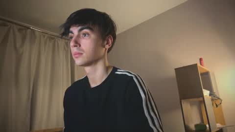 Snapshot of stralght_twinks chatting on February 21, 10:00 pm Ray online show from February 21, 10:00 pm