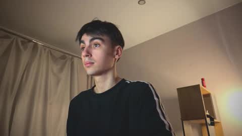 Snapshot of stralght_twinks chatting on March 2, 4:47 pm Ray online show from March 2, 4:47 pm