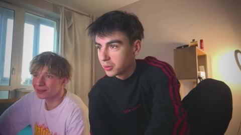 Snapshot of stralght_twinks chatting on March 12, 3:29 pm Ray online show from March 12, 3:29 pm