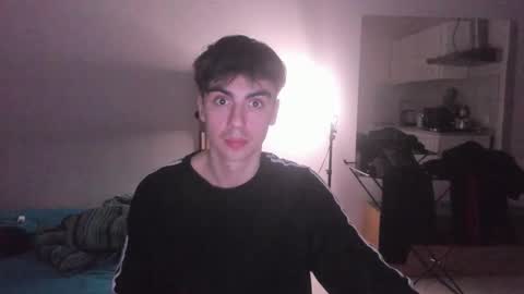 Snapshot of stralght_twinks chatting on March 18, 7:39 pm Ray online show from March 18, 7:39 pm