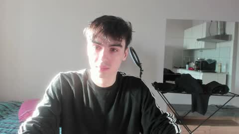 Snapshot of stralght_twinks chatting on March 28, 2:05 pm Ray online show from March 28, 2:05 pm