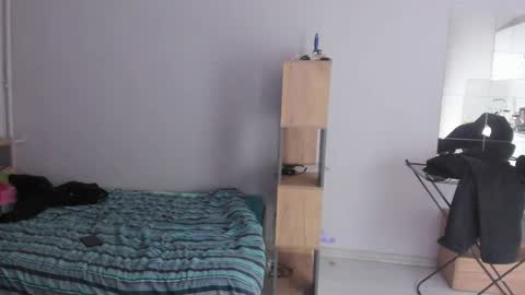 Snapshot of stralght_twinks chatting on March 29, 5:57 pm Ray online show from March 29, 5:57 pm