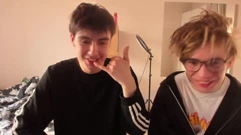 Snapshot of stralght_twinks chatting on April 18, 4:00 pm Ray online show from April 18, 4:00 pm